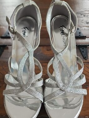FIONI Clothing Women's Silver Glitter Strappy Sandal Heels